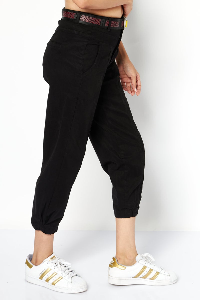 ONLY Women Regular Fit Solid With Belt Capri Pants, Black - Image 2