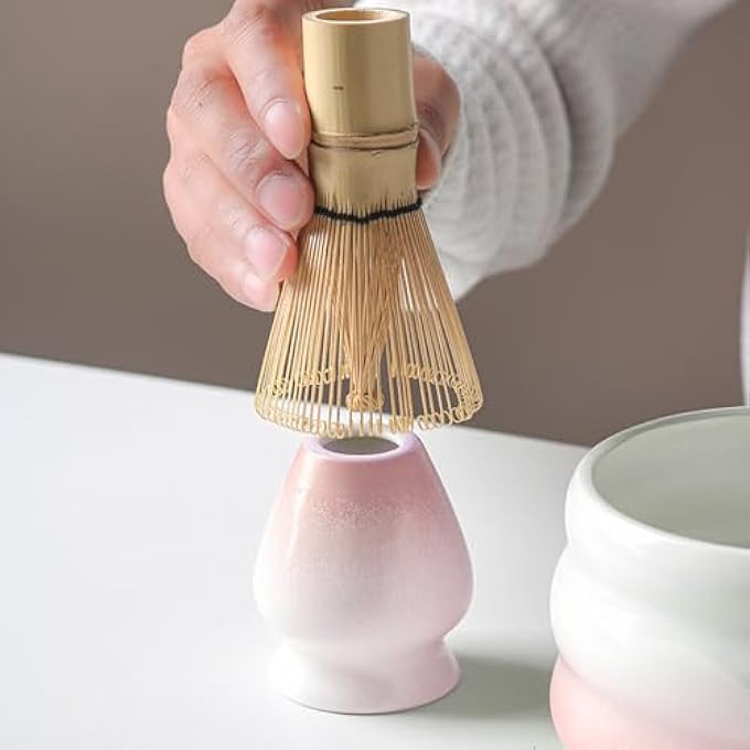 ريحني مجموعة خفاقة ووعاء ماتشا يابانية من 10 قطع من الخيزران، حامل شاي ماتشا، مجموعة أدوات ماتشا، مجموعة هدايا ماتشا، مجموعة مسحوق ماتشا لمحبي الماتشا، صناعة يدوية تقليدية، لون وردي باهت - Image 4