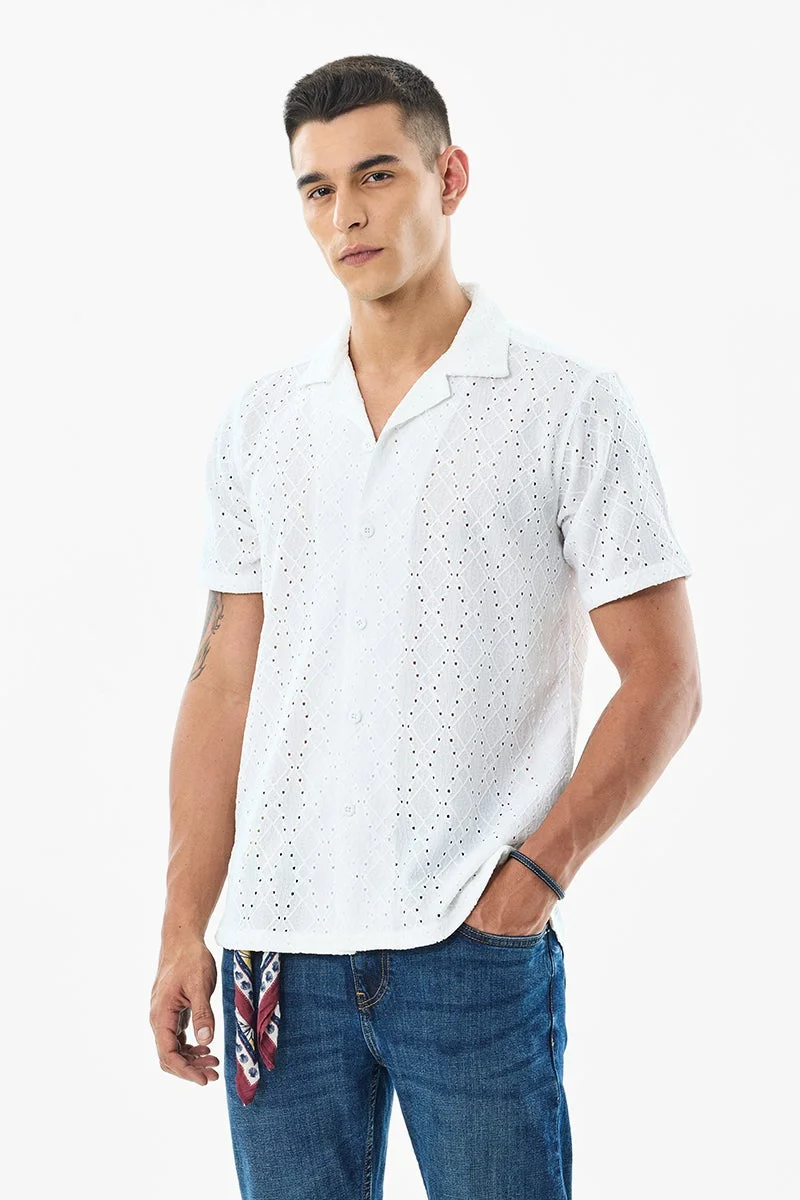 سنيتش قميص مطرز بقصة بوكس فيت مطاطي