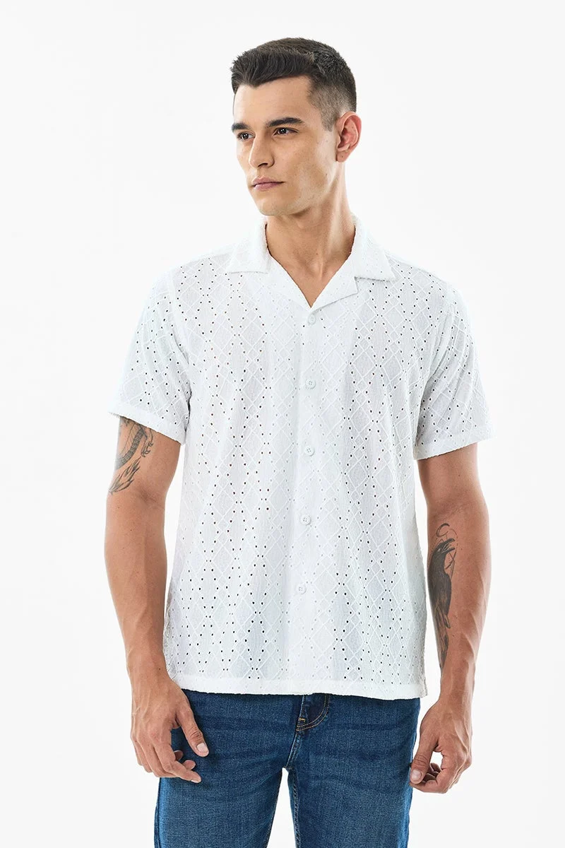 سنيتش قميص مطرز بقصة بوكس فيت مطاطي