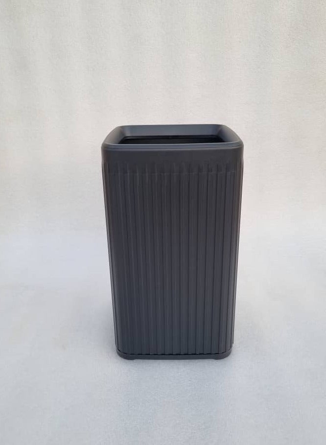 Black Striped Wastebasket, Stylish and Distinctive Waste Bin, 12 Liters LM-YDJD09 