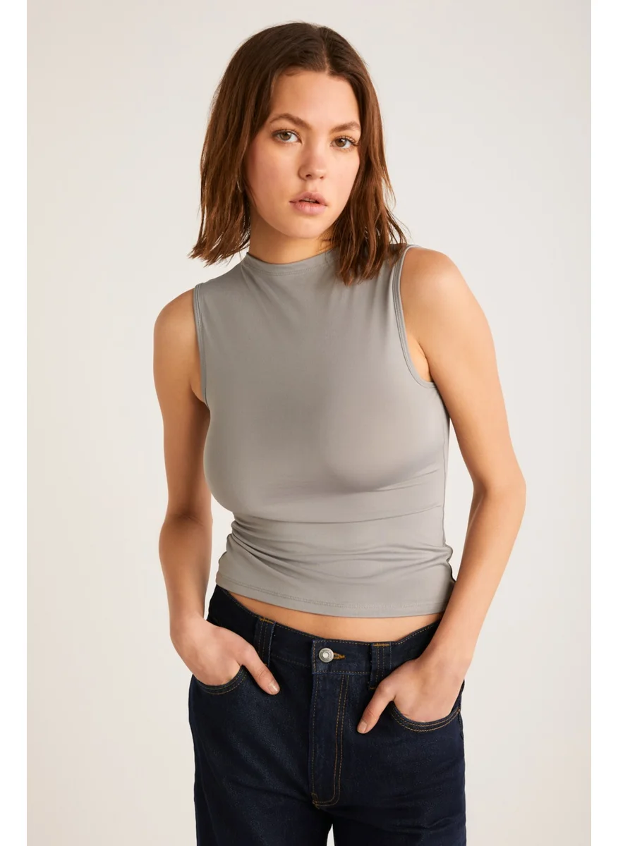 جريميلانج Monday Women's Sleeveless Crew Neck Gray Blouse