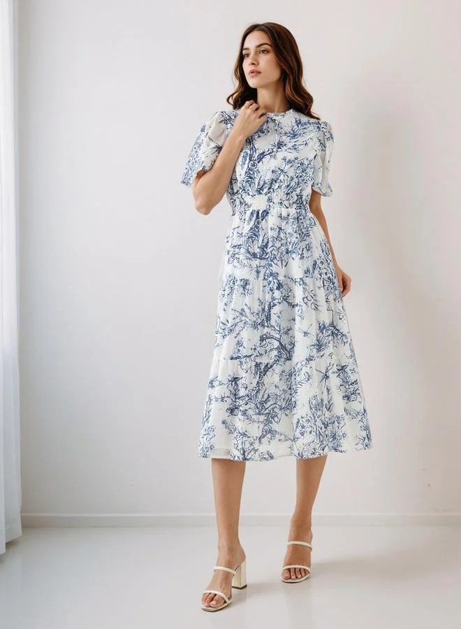 سبلاش فيڤ فستان ميدي من الفيسكوز بطبقات وأكمام فراشة