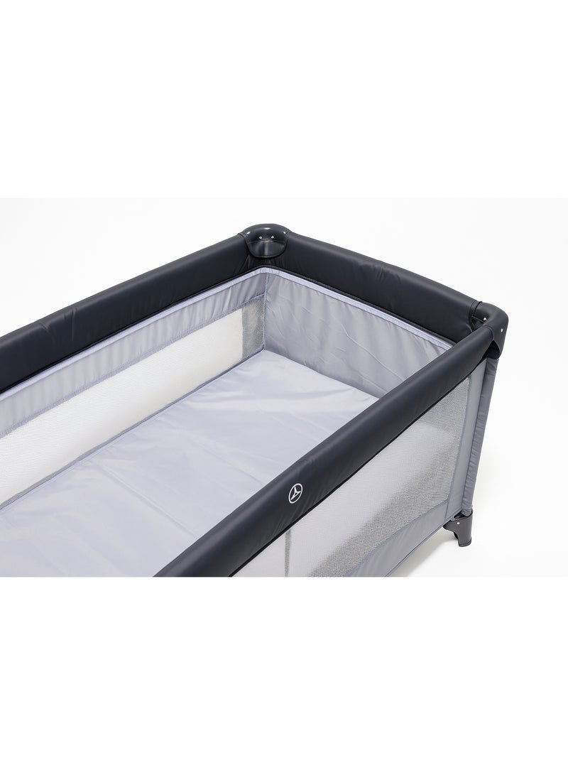 ماس سرير ومحبس أطفال متنقل مزود بشبكة حماية من الحشرات والباعوض سرير عملي قابل للطي بتصميم عصري يجمع بين الراحة والأمان مثالي للاستخدام في المنزل أو أثناء السفر. - Image 3