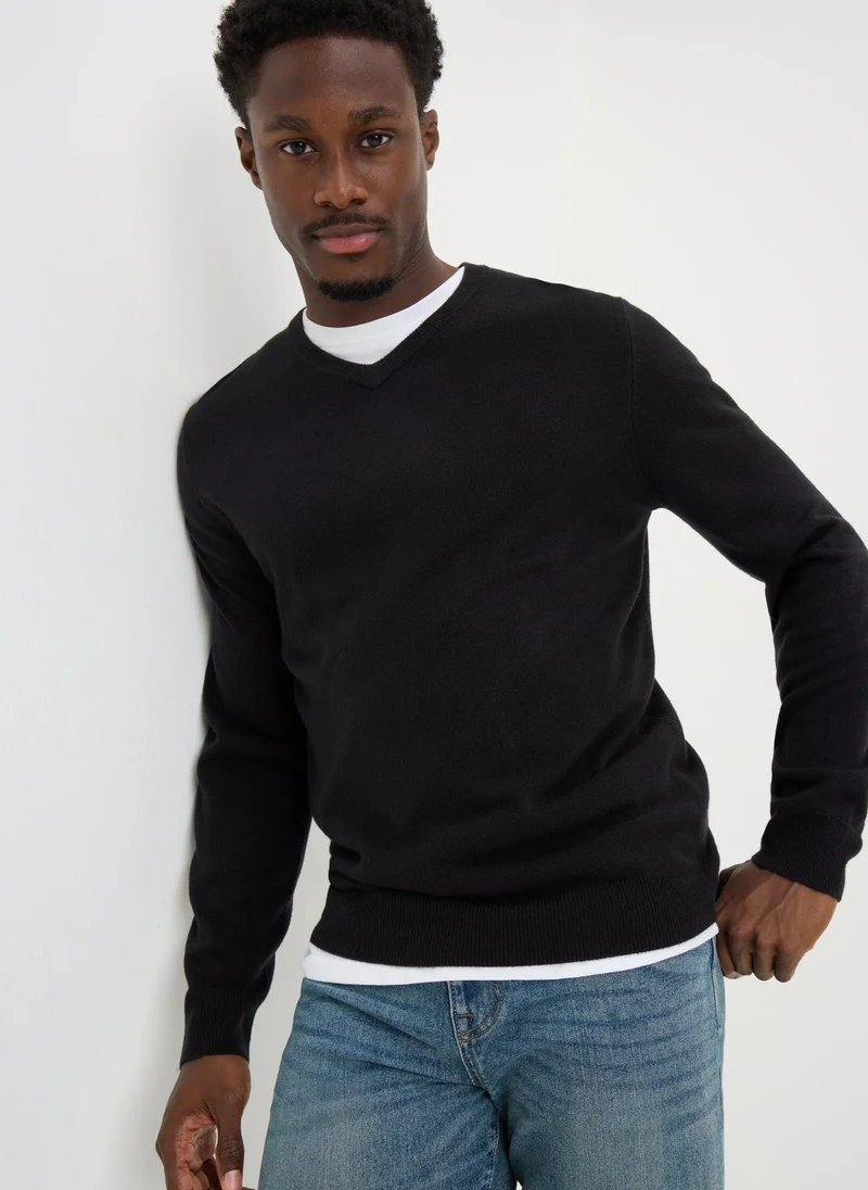 ماتلان Black Soft Touch V-Neck Jumper