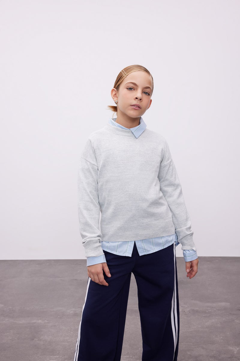 ديفاكتو بلوفر تريكو بيزك بناتي قصة عادية برقبة مستديرة ميلانج رمادي فاتح - Image 3