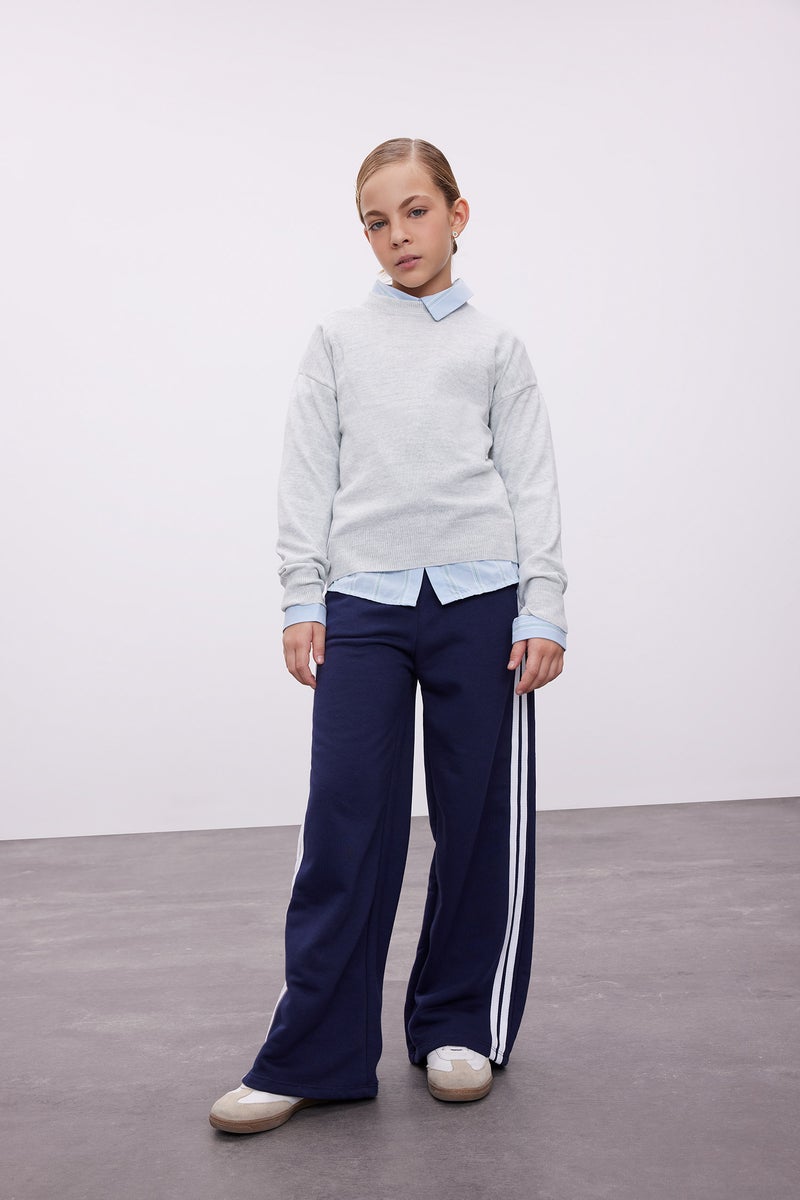 ديفاكتو بلوفر تريكو بيزك بناتي قصة عادية برقبة مستديرة ميلانج رمادي فاتح - Image 2