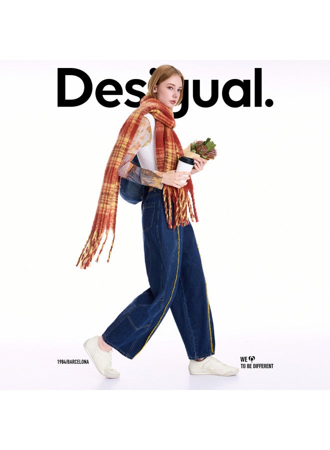 DESIGUAL جينز نسائي بقصة فضفاضة مع حواف ممزقة بتصميم ملون - جديد لخريف/شتاء 25 - Image 5