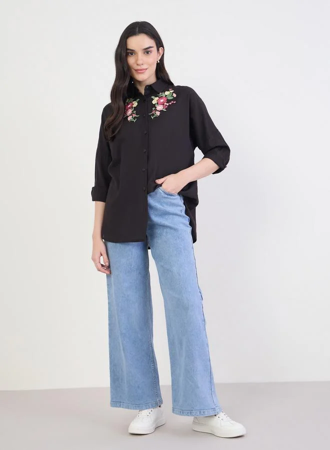 ستايلي قميص بقصة واسعة مطرز مع أكمام قابلة للطي