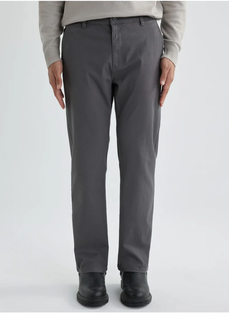 ديفاكتو Regular Fit Zipper Pocket Gabardine Chino Pants