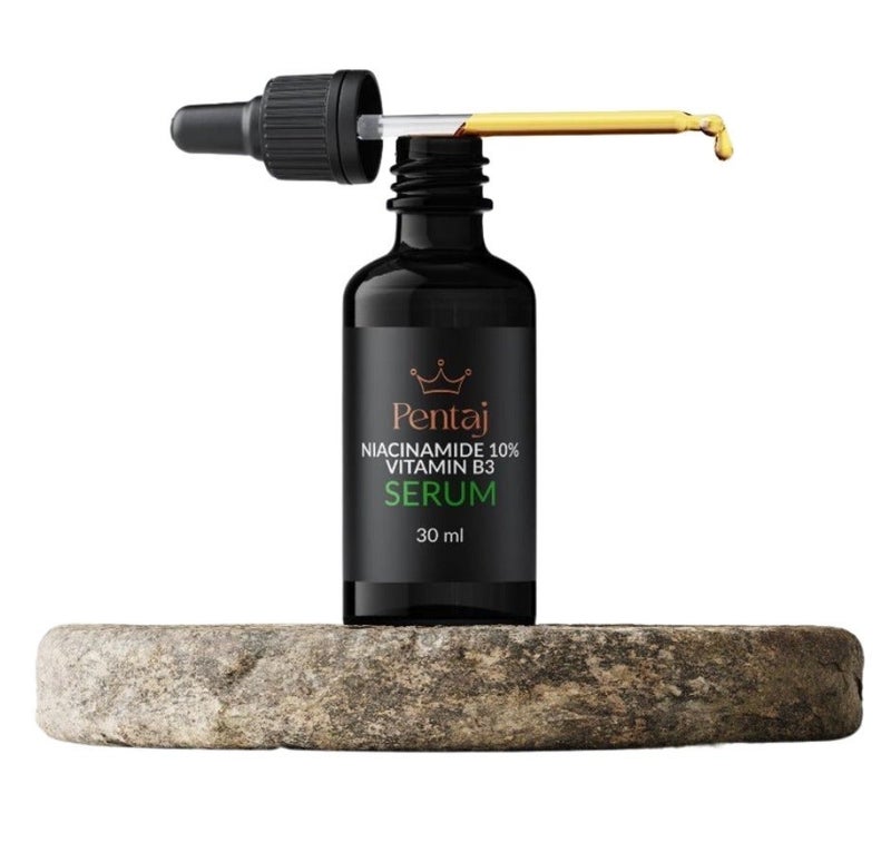 بنتاج Pentaj Serum Niacinamide 10% Vitamin B3 سريع الامتصاص وخفيف الوزن حل موجه لبشرة صافية ومشرقة يقلل البقع الداكنة والتصبغات يتحكم في الدهون الزائدة ويصغر المسام يساعد على تقليل الحبوب والالتهابات معزز بحمض الهيالورونيك لترطيب عميق 30 مل - Image 3