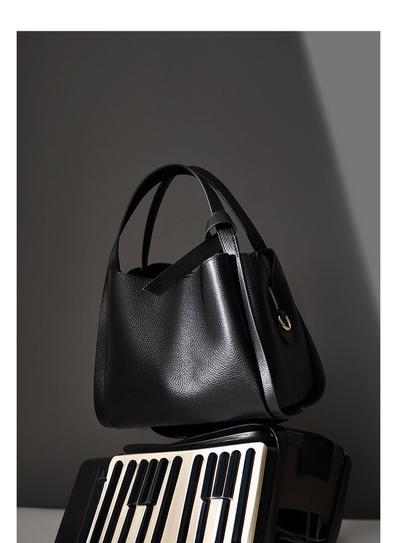 حقيبة نسائية متعددة الاستخدامات: حقيبة كتف مصممة عصرية، كروس بودي، وتوت - كبيرة السعة للسفر وحفلات العشاء - أنيقة وعملية - Image 2