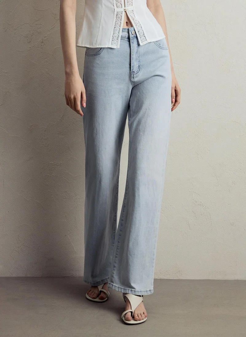 Lichi  Straight light-wash denim jeans for Women | Best Price UAE