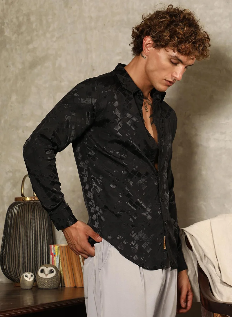 Campus Sutra Campus Sutra Men's Onyx Black Noir-Cubic Textured Shirt For Casual Wear | Spread Collar | Long Cuffed Sleeves | Button Closure | Shirt Crafted With Comfort Fit For Everyday Wear