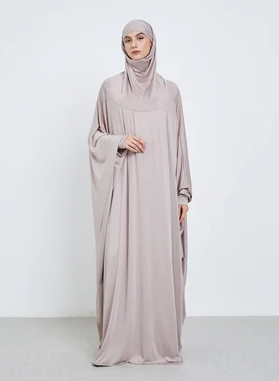 تايك تو عباية رمادية بأكمام الخفاش وغطاء رأس