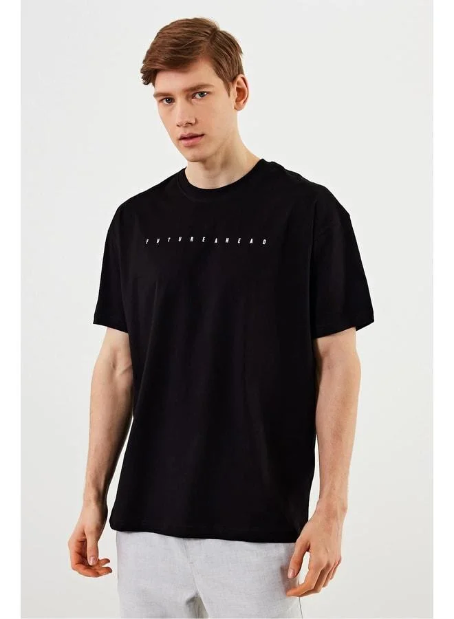 mmetalic Leo Men’s Oversize T-Shirt 100% Cotton Crew Neck with Print Detail Basic Black Tee.