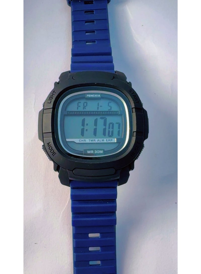 ساعة يد رياضية رقمية للرجال من FENCXIA طراز FC-2029G - هيكل أسود مع سوار سيليكون أزرق، مقاومة للماء حتى عمق 30 مترًا، إضاءة خلفية LED، ساعة توقيت، منبه، عرض التاريخ واليوم (جديدة تمامًا) - Image 3