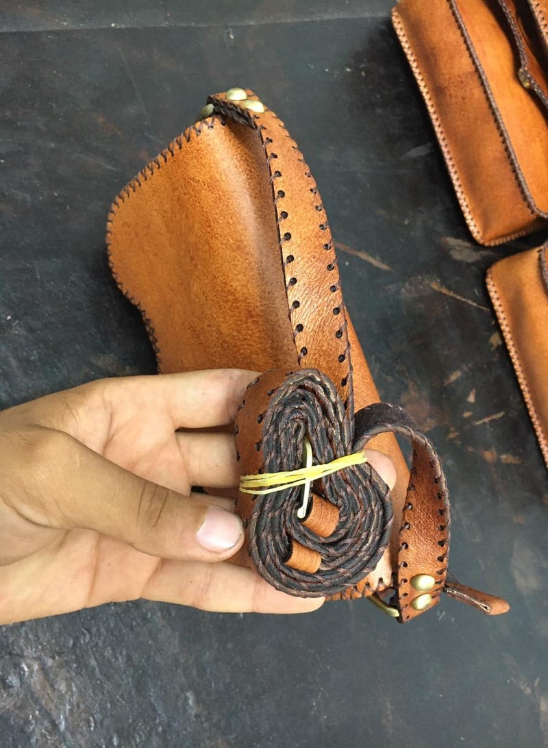 🎒 Handmade Genuine Leather Crossbody Bag – Your Everyday Essential 100% genuine leather, handmade with care 3 zippered compartments + card holders Soft velvet inner lining for a premium feel Comfortable handle & adjustable crossbody strap Size: 18×22 cm – ideal for everyday errands and outings 🛍️ Available now on Noon  Leather that works with your lifestyle  - Image 3
