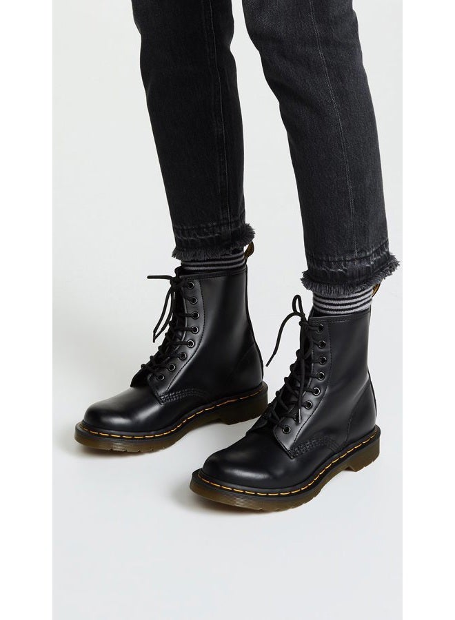 Dr. Martens , Women's 1460 Original 8-Eye Leather Boot, Black Smooth, 8 US Women - Image 2