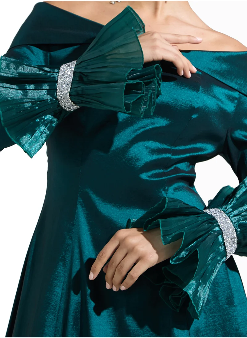 نمشي x Off-Shoulder Emerald Dress