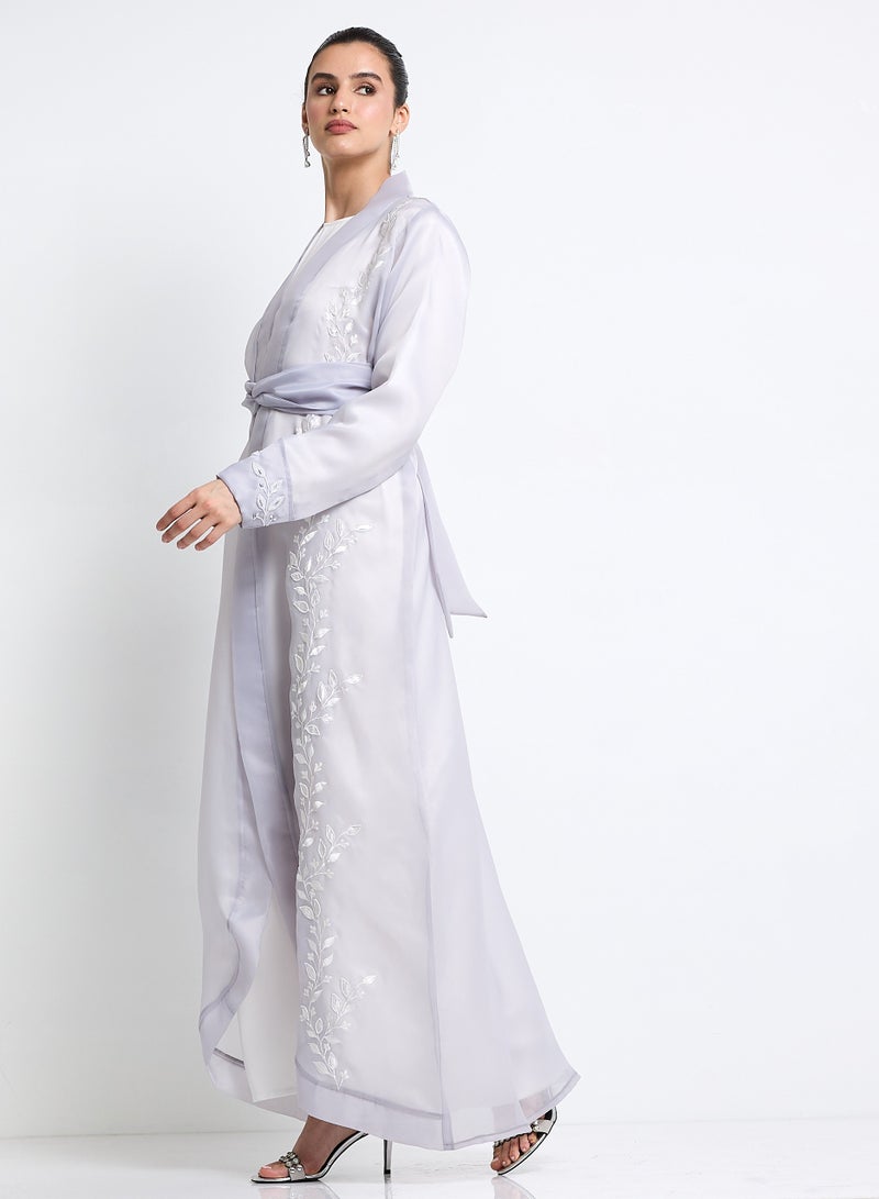 روزيت عباية طقم عباية أورجانزا رمادية مطرزة مع فستان داخلي وحزام - Image 2
