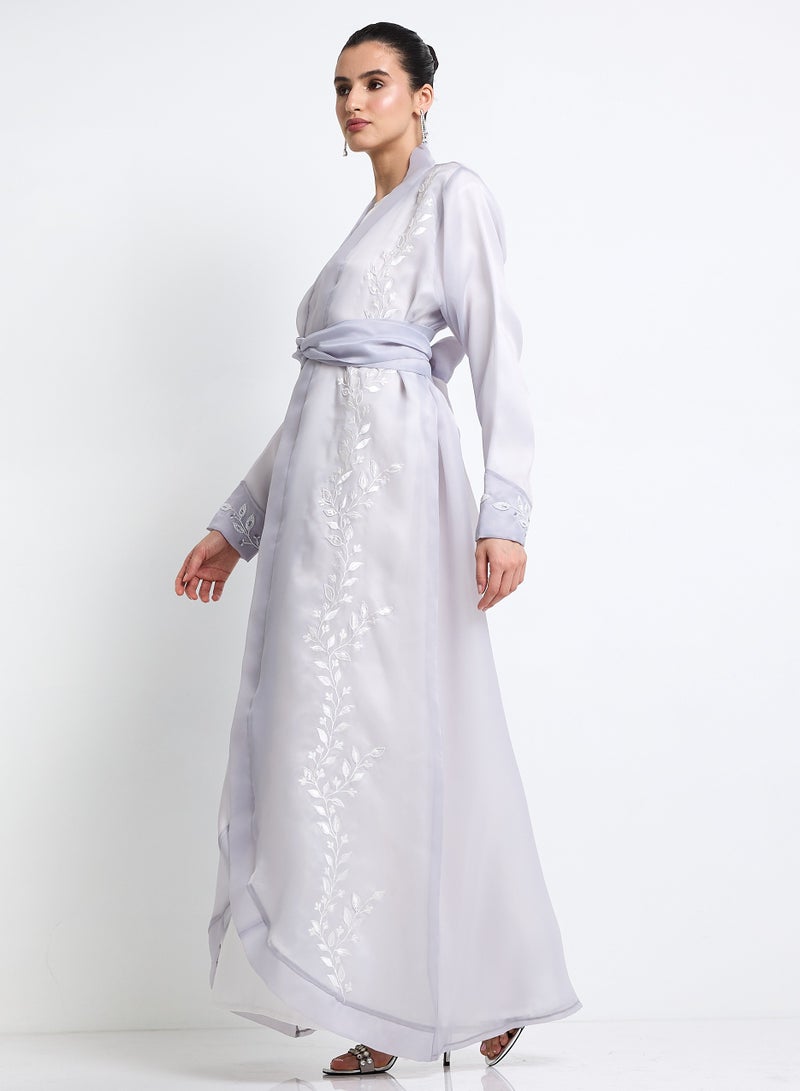 روزيت عباية طقم عباية أورجانزا رمادية مطرزة مع فستان داخلي وحزام - Image 4