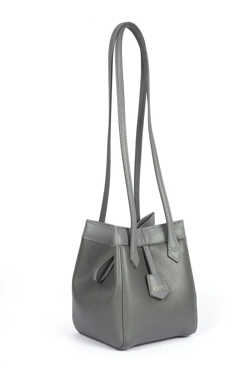 كابلي حقيبة كتف نسائية جلد صناعي بتصميم مستدق