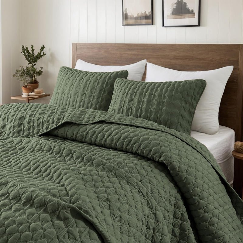 WDCOZY Olive Green Quilt King Size Bedding Set with 2 Pillow Shams, Lightweight Soft Bedspread Coverlet, Thin Comforter Bed Cover for All Season, 3 Pieces, 104x90 inches - Image 1