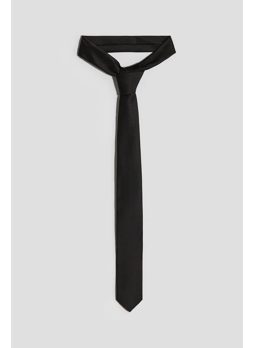 اتش اند ام Tie