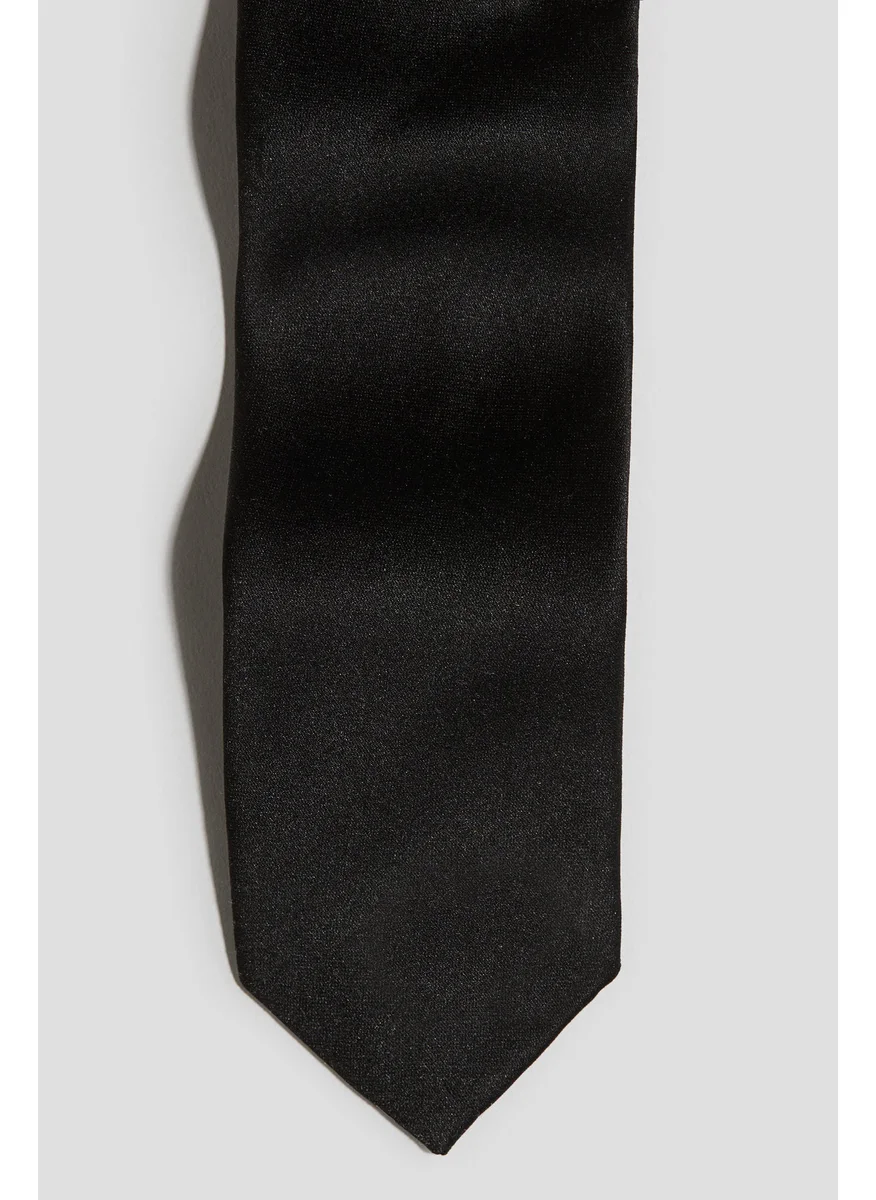اتش اند ام Tie