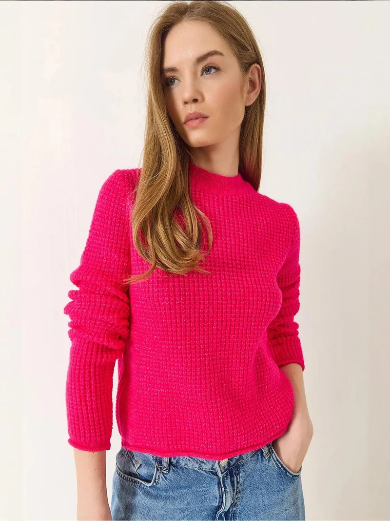 LUCCI Textured Ribbed Crew Neck Sweater