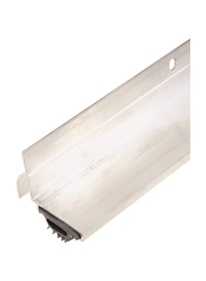 فروست كينج مانع تسرب أسفل الباب شكل L مع غطاء تصريف وحشوة فينيل فضي 1-3/8 × 36 بوصة U36H - Image 2