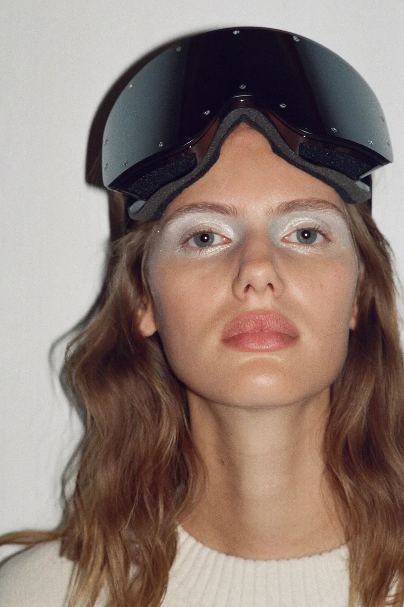 اتش اند ام نظارات تزلُّج مزخرفة