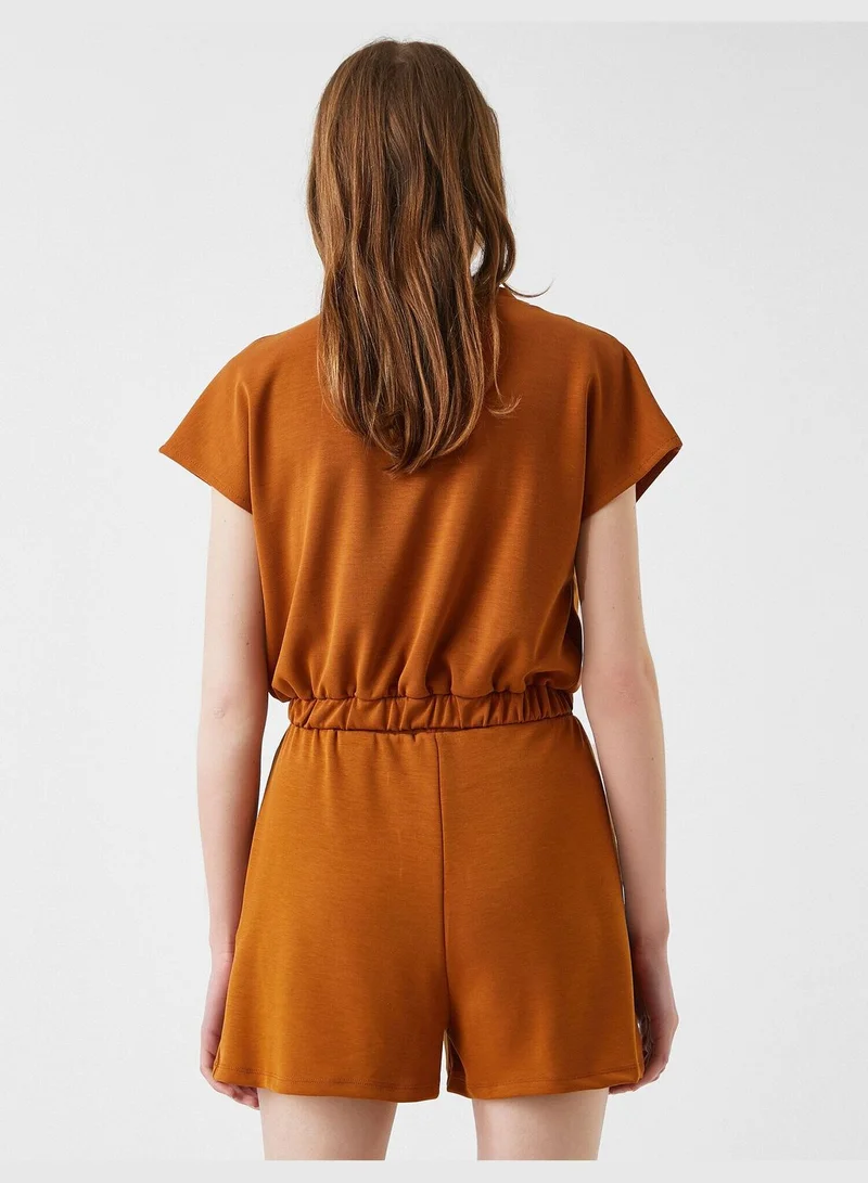 كوتون Şahika Ercümen X Koton - Short Sleeve Window Detailed Sweatshirt
