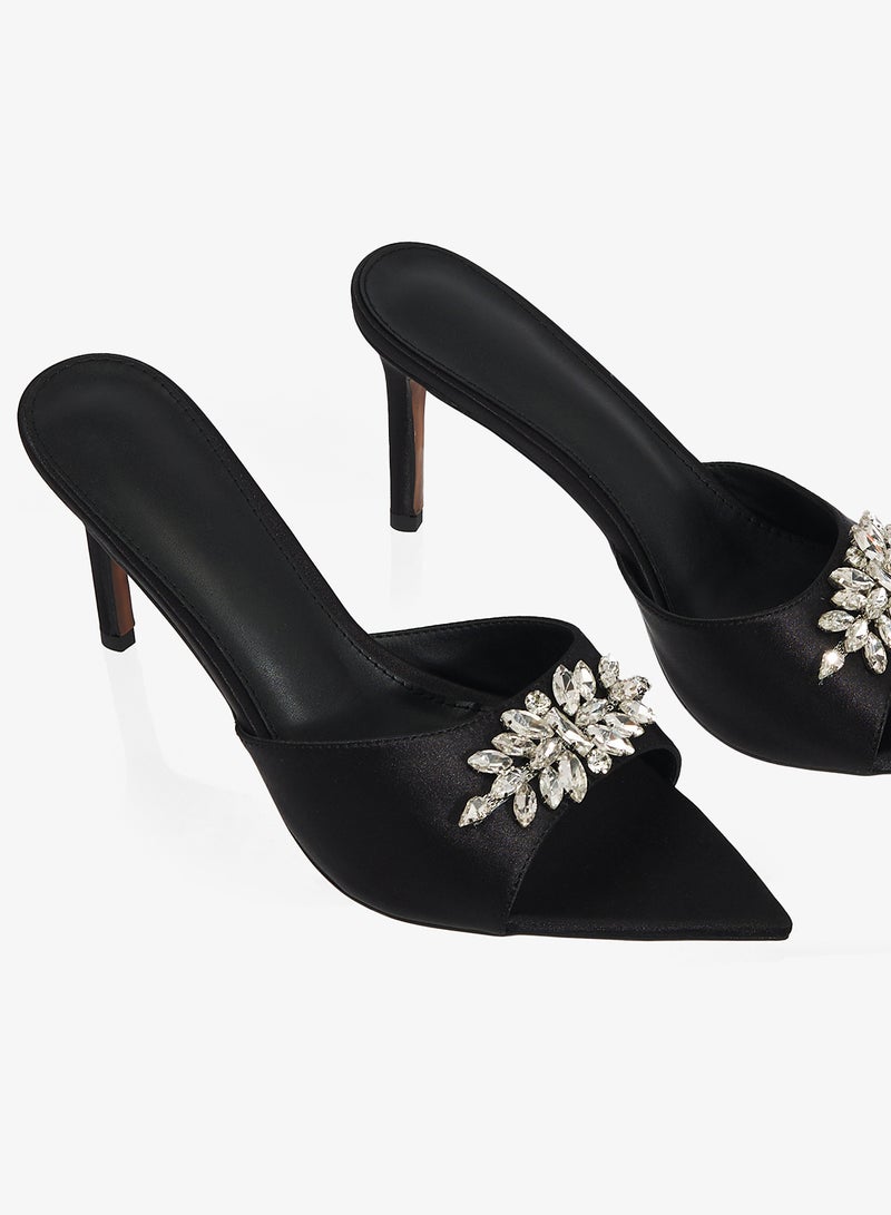 خزانة حذاء بكعب عالٍ مزين بتفاصيل فضية - Image 4