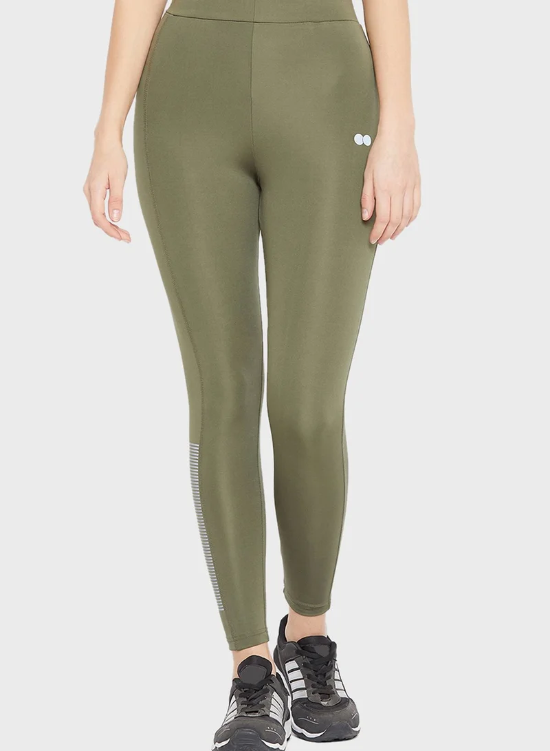 Clovia Activewear Ankle Length Tights