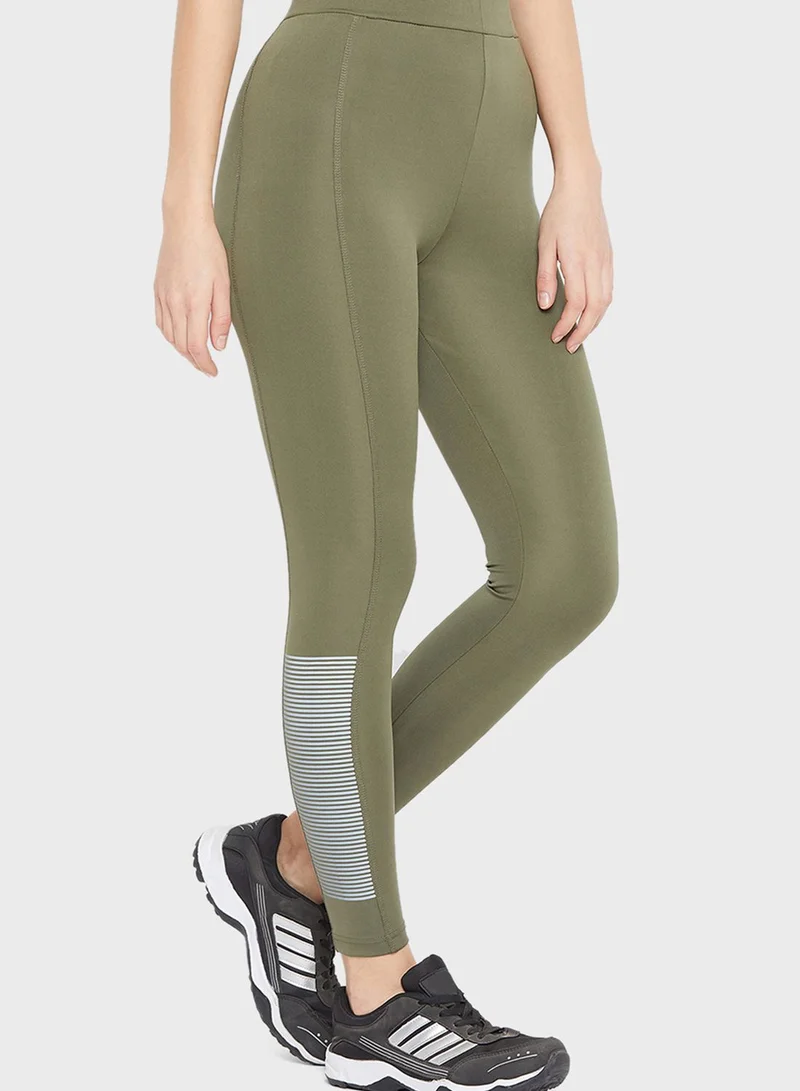 Clovia Activewear Ankle Length Tights