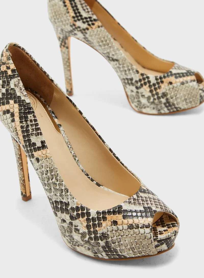 GUESS Honorey Peep Toe Pump