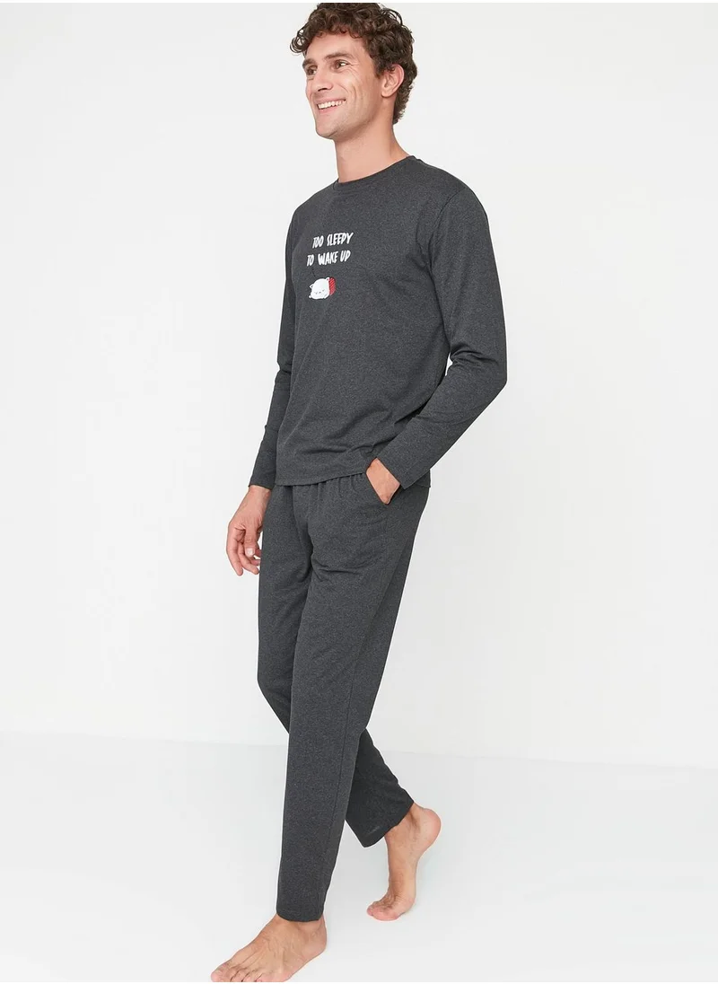 ترينديول Slogan Knitted Pyjama Set