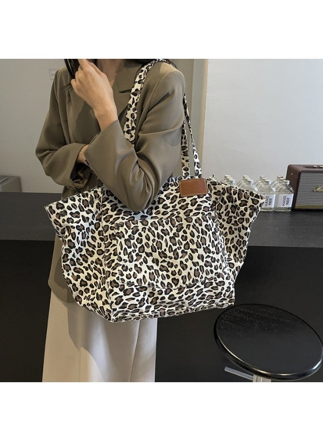 كيفية حقيبة توت نسائية جديدة، على الطراز الكوري، حقيبة يد كبيرة السعة بطبعة جلد النمر، حقيبة كتف عصرية أنيقة للتنقل تحت الإبط - Image 3