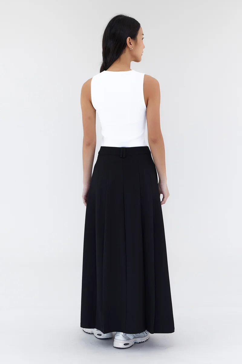 ذا اديتورز ماركت Juna Mid-Rise A-Line Skirt - Black