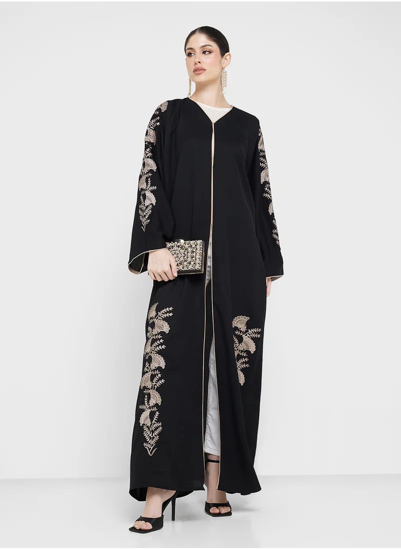 hayas closet Embroidered V-Neck Abaya