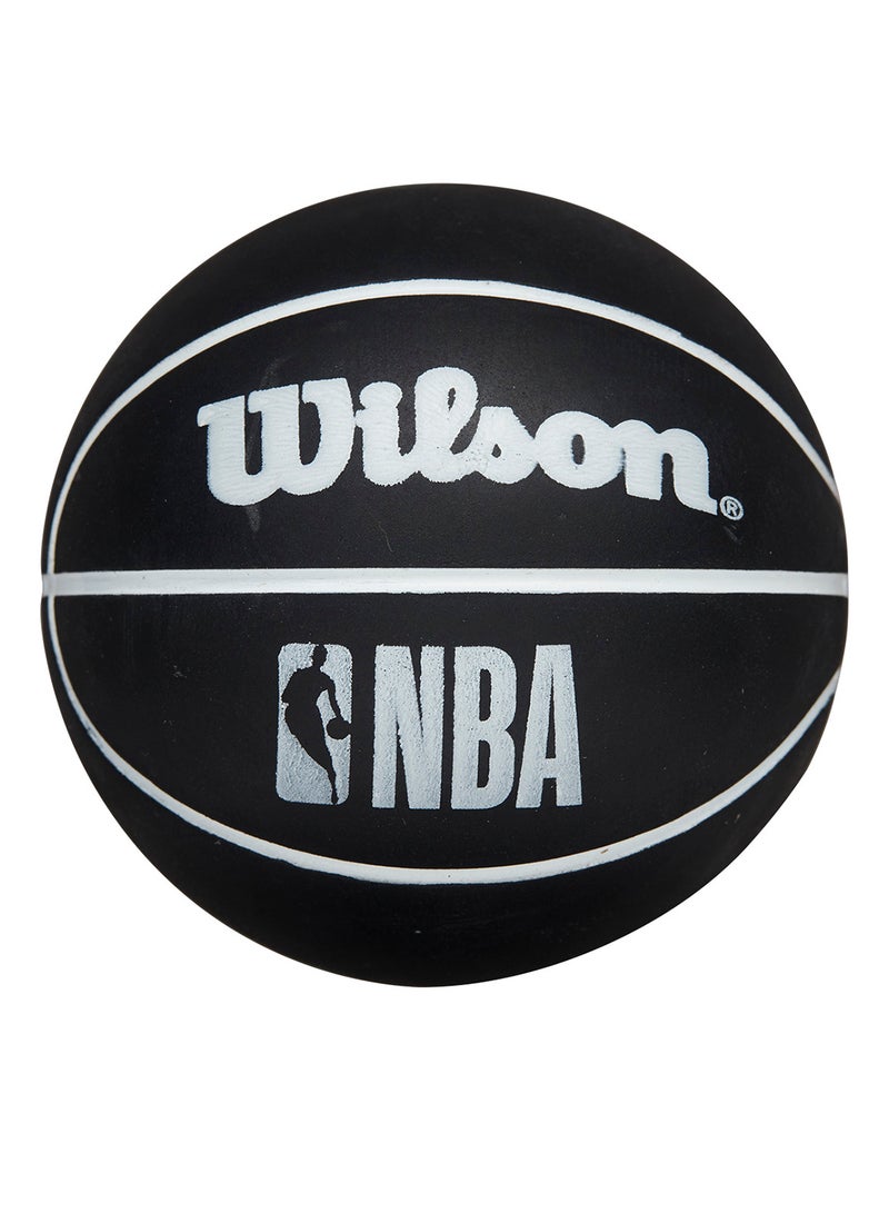ويلسون كرة سلة مصغرة دريبلر إن بي إيه - نسخة مصغرة إن بي إيه - سوبر مصغرة - أسود - Image 2