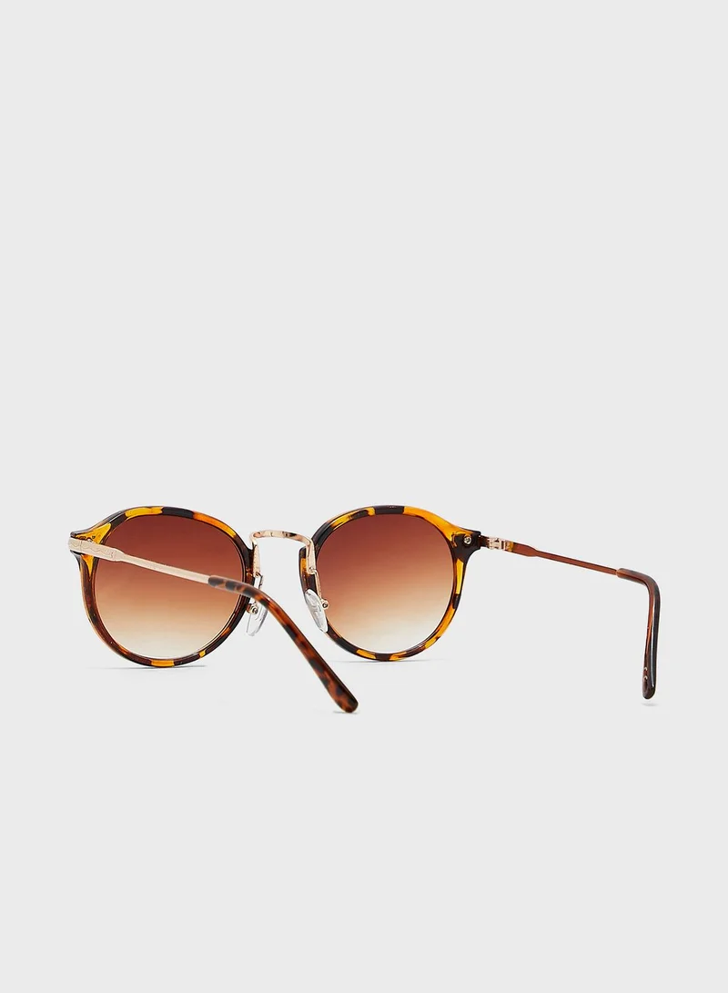 Jeepers Peepers Oval Shape Sunglasses
