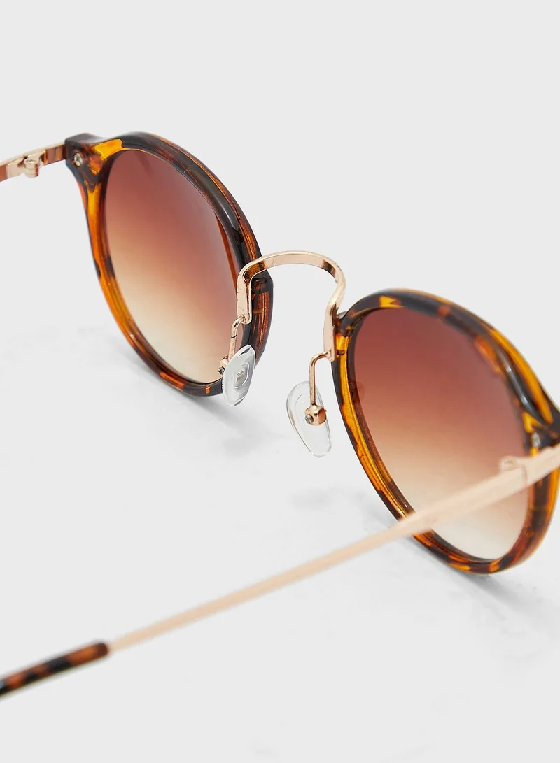Jeepers Peepers Oval Shape Sunglasses