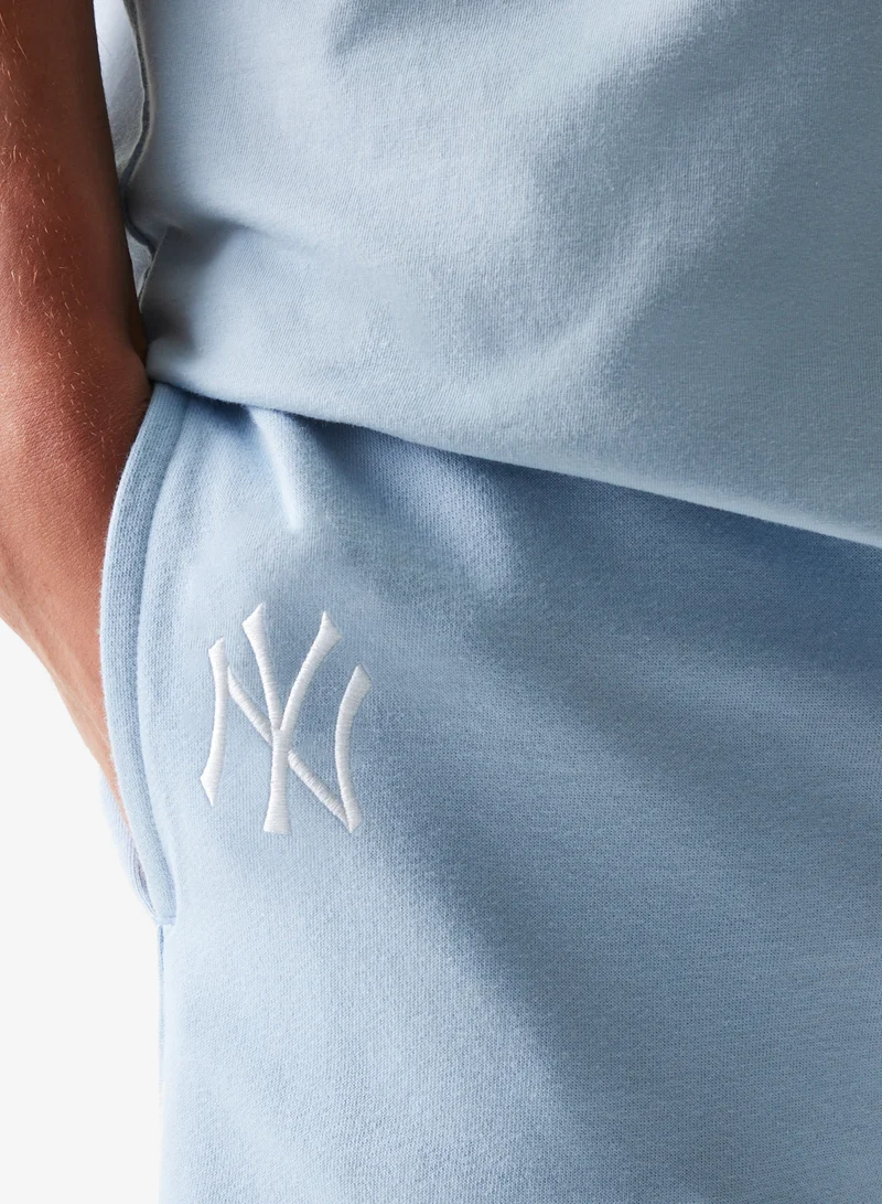 NEW ERA  Mlb New York Yankees Le Shorts for Men | Best Price UAE