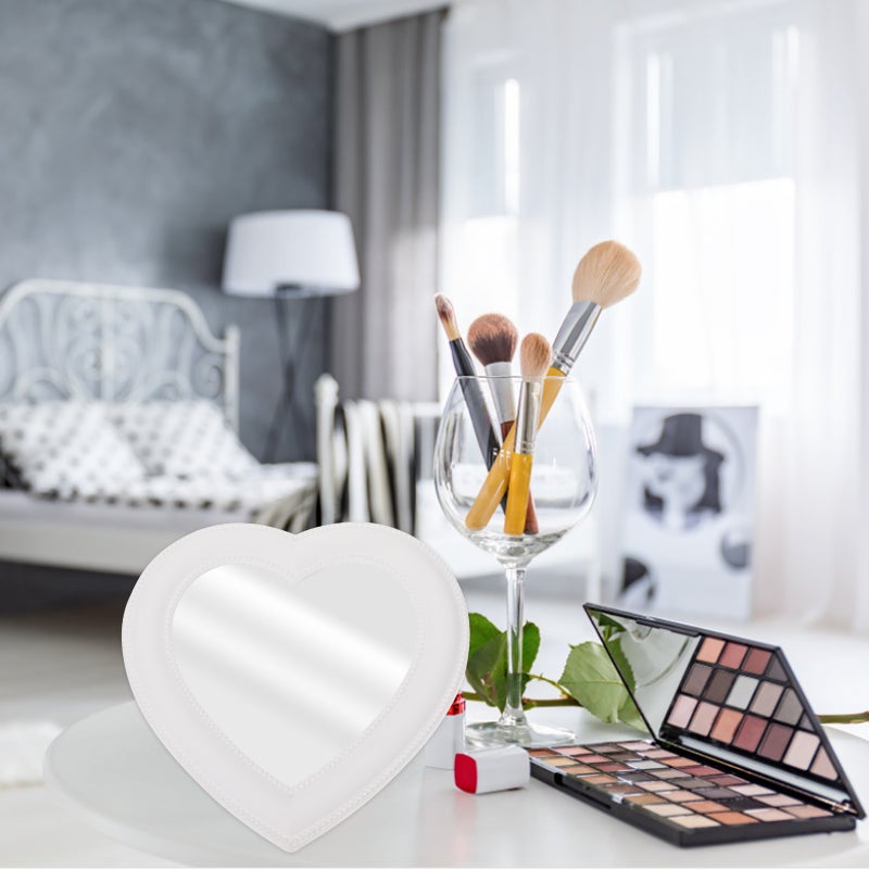 💄 مرآة على شكل قلب أنيقة للماكياج انعكاس واضح وتصميم عصري - Image 5