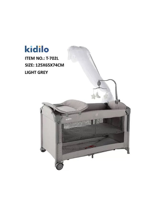 Kidilo سرير أطفال بجانب السرير مع سرير سفر قابل للطي بمستويات مختلفة مع شبكة ضد البعوض وألعاب كود (T702L) باللون الرمادي - Image 1
