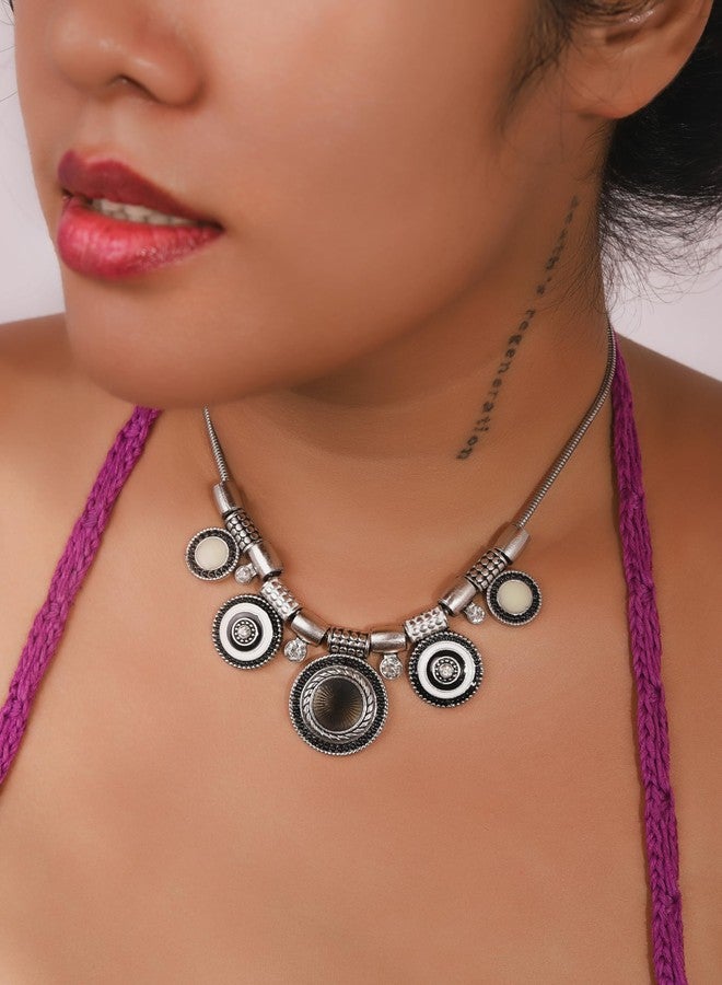 MINACHI Vintage Bohemia Ethnic Monochrome Silver-Toned Charm Pendant Choker Necklace, Silver-Toned Chain Necklace for Women - Image 4