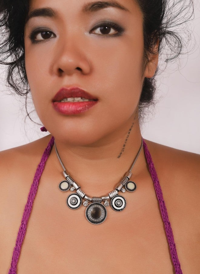 MINACHI Vintage Bohemia Ethnic Monochrome Silver-Toned Charm Pendant Choker Necklace, Silver-Toned Chain Necklace for Women - Image 3